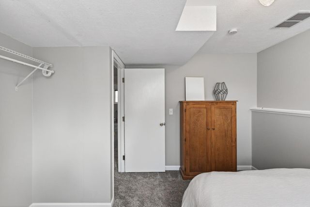 1075 Lowell Drive, Apple Valley, MN 55124