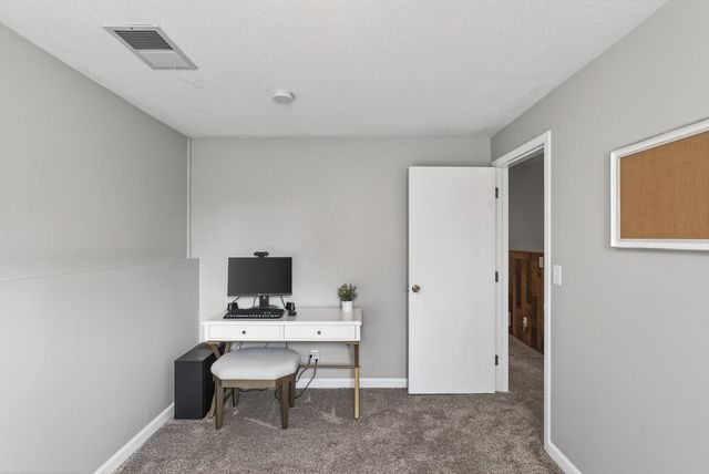 1075 Lowell Drive, Apple Valley, MN 55124