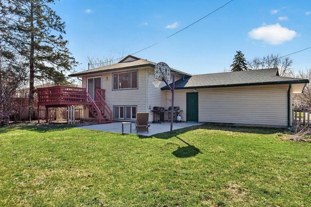 1075 Lowell Drive, Apple Valley, MN 55124