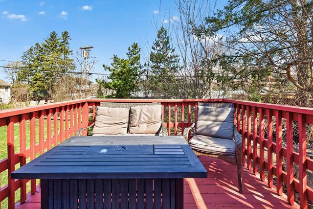 1075 Lowell Drive, Apple Valley, MN 55124