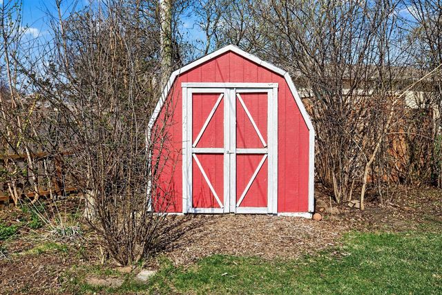 1075 Lowell Drive, Apple Valley, MN 55124