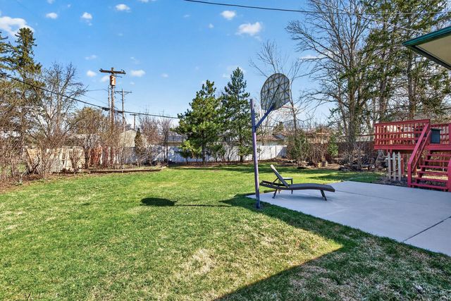 1075 Lowell Drive, Apple Valley, MN 55124