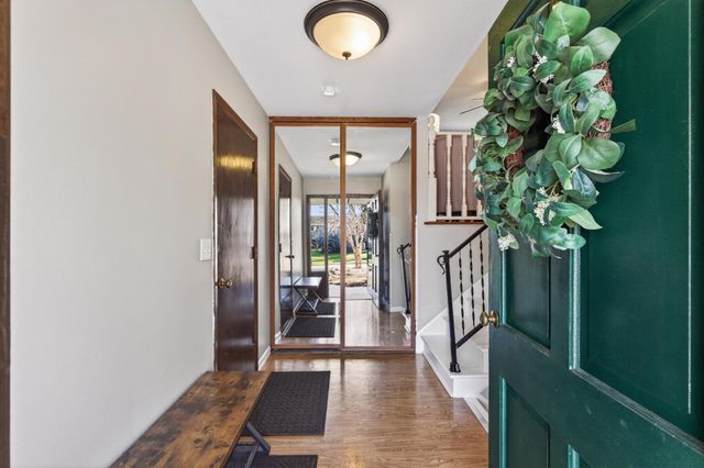 1075 Lowell Drive, Apple Valley, MN 55124