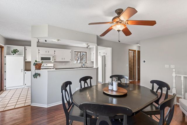 1075 Lowell Drive, Apple Valley, MN 55124