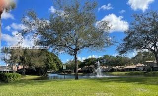 3566 Deer Creek Palladian Cir, Deerfield Beach, FL 33442