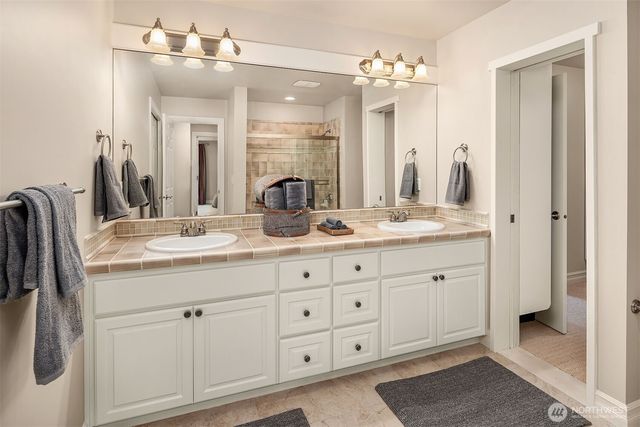 2330 279th Drive SE, Sammamish, WA 98027