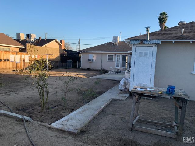 4200 Pioneer Drive, Bakersfield, CA 93306