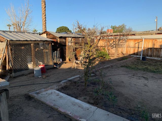 4200 Pioneer Drive, Bakersfield, CA 93306