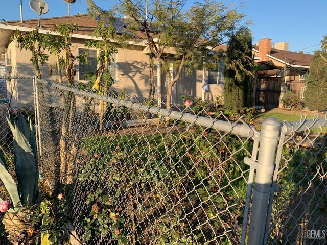 4200 Pioneer Drive, Bakersfield, CA 93306