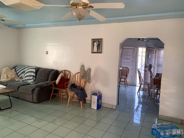 4200 Pioneer Drive, Bakersfield, CA 93306