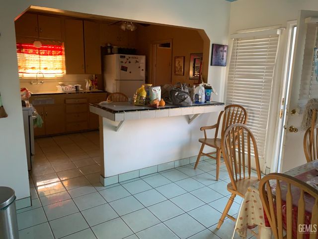 4200 Pioneer Drive, Bakersfield, CA 93306