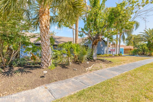 648 Pelican Bay Drive, Daytona Beach, FL 32119