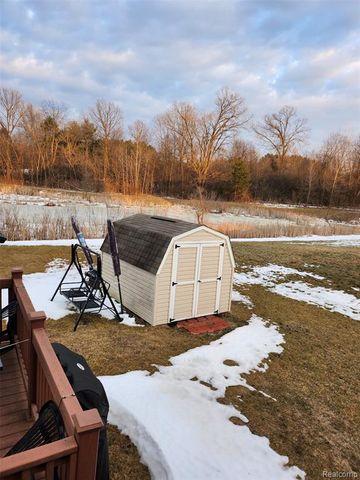 5216 Northwood Road, Grand Blanc, MI 48439