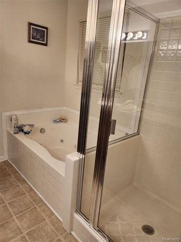 5216 Northwood Road, Grand Blanc, MI 48439