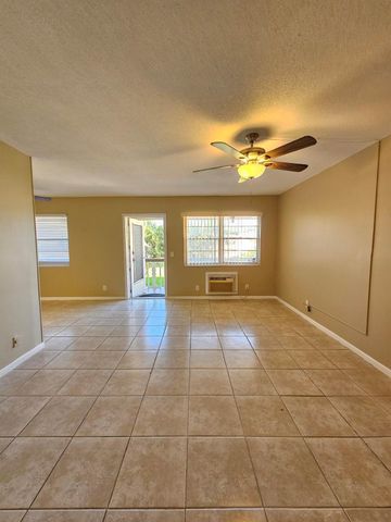 114 Norwich E 114, West Palm Beach, FL 33417