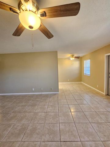 114 Norwich E 114, West Palm Beach, FL 33417
