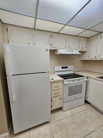114 Norwich E 114, West Palm Beach, FL 33417