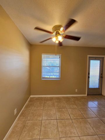 114 Norwich E 114, West Palm Beach, FL 33417
