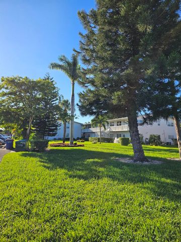 114 Norwich E 114, West Palm Beach, FL 33417