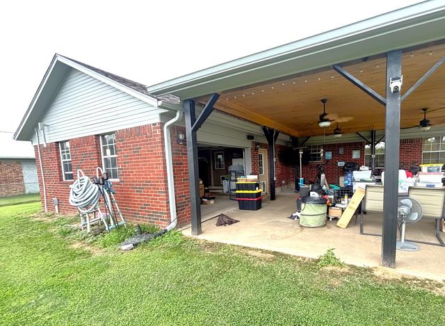 1020 Morgan Lane, Blossom, TX 75416