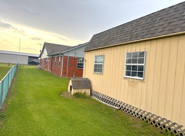 1020 Morgan Lane, Blossom, TX 75416