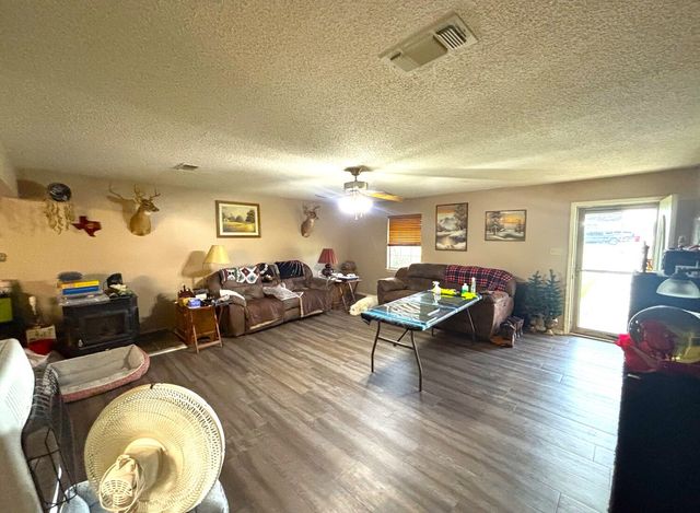 1020 Morgan Lane, Blossom, TX 75416