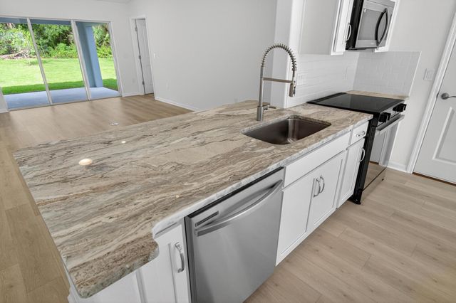 6 Pickcane Ln, Palm Coast, FL 32164