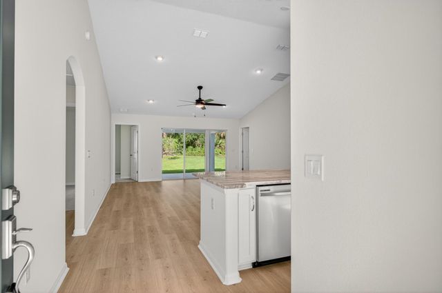 6 Pickcane Ln, Palm Coast, FL 32164