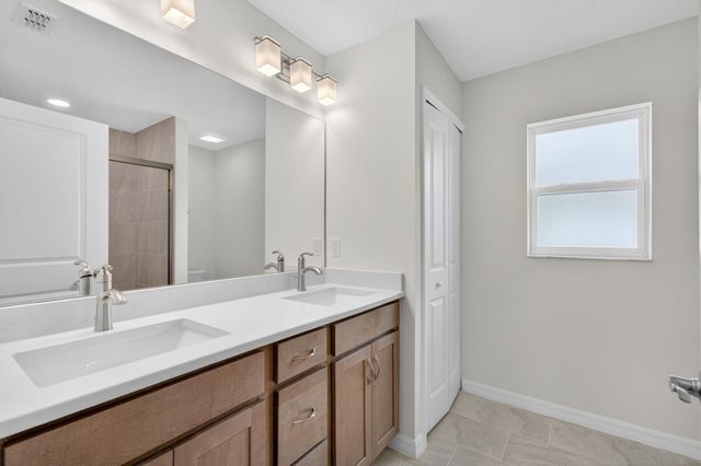 6 Pickcane Ln, Palm Coast, FL 32164