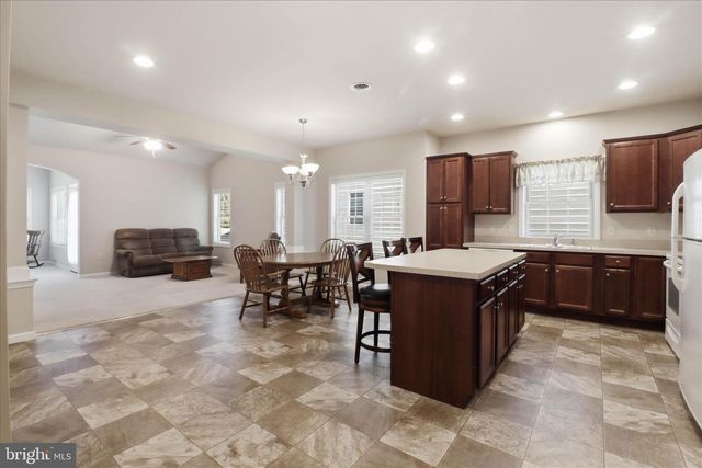 1237 CANTEBURY DR, Mount Joy, PA 17552