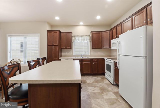 1237 CANTEBURY DR, Mount Joy, PA 17552