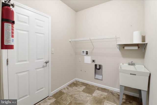 1237 CANTEBURY DR, Mount Joy, PA 17552