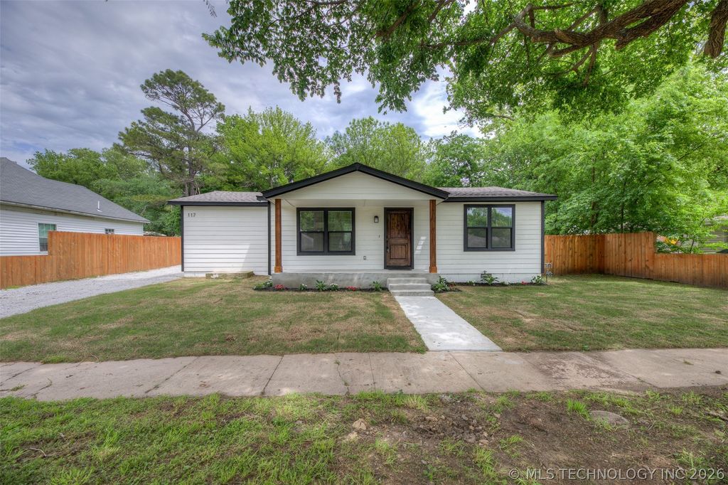 117 S Old Main Street, Coweta, OK 74429