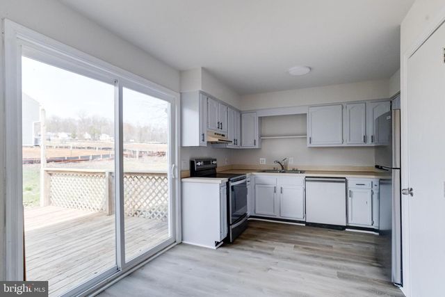 162 E VILLAGE RD, Elkton, MD 21921