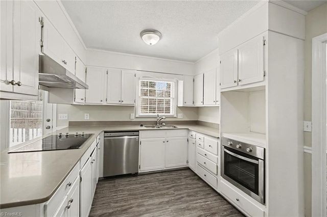 1408 Sweetbriar Court, High Point, NC 27262