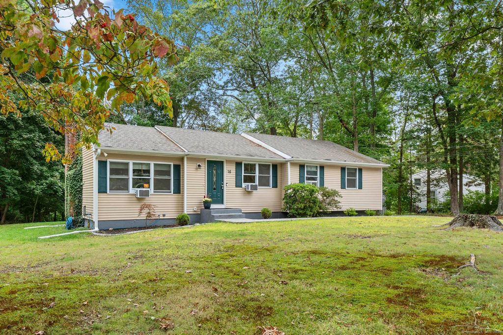 16 Oakwood Drive, Ledyard, CT 06335