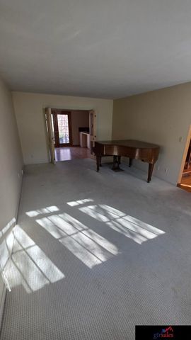 5136 Spaulding Street, Omaha, NE 68104