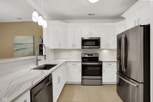 1598 Lacebark Drive UNIT C, Greenwood, IN 46143