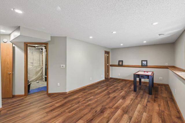 25955 Glen Oak Drive, Wyoming, MN 55092