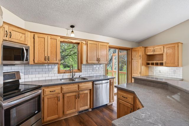 25955 Glen Oak Drive, Wyoming, MN 55092