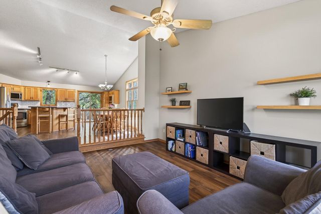 25955 Glen Oak Drive, Wyoming, MN 55092