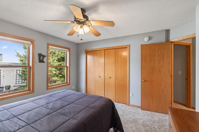 25955 Glen Oak Drive, Wyoming, MN 55092