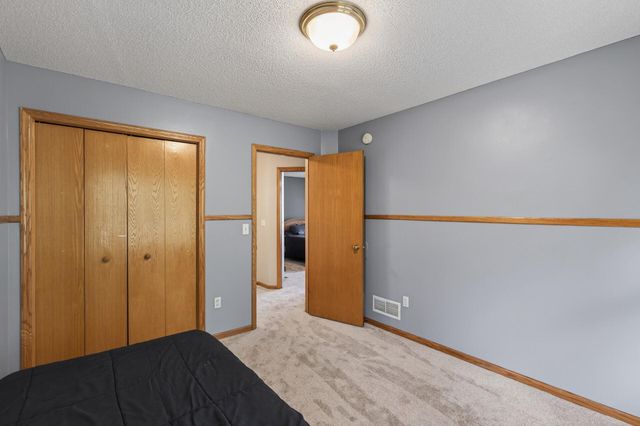 25955 Glen Oak Drive, Wyoming, MN 55092