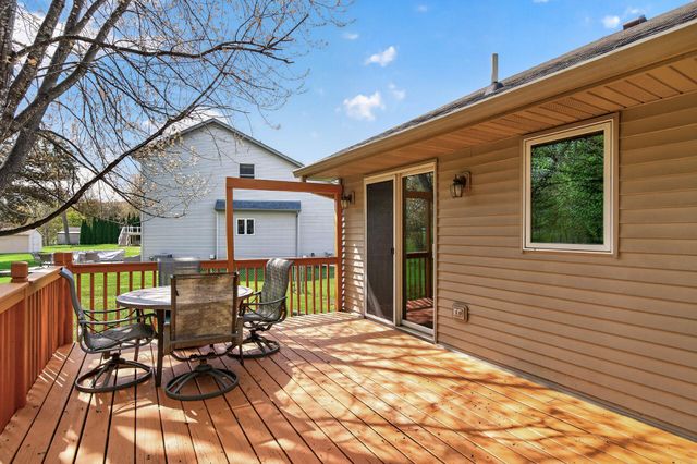 25955 Glen Oak Drive, Wyoming, MN 55092