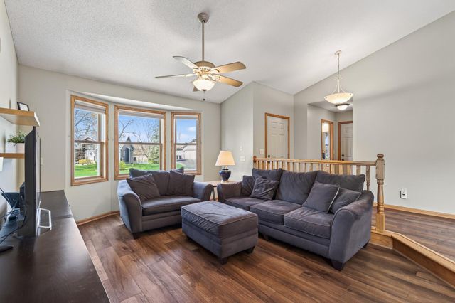 25955 Glen Oak Drive, Wyoming, MN 55092