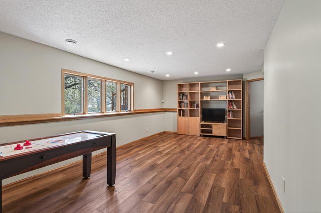 25955 Glen Oak Drive, Wyoming, MN 55092