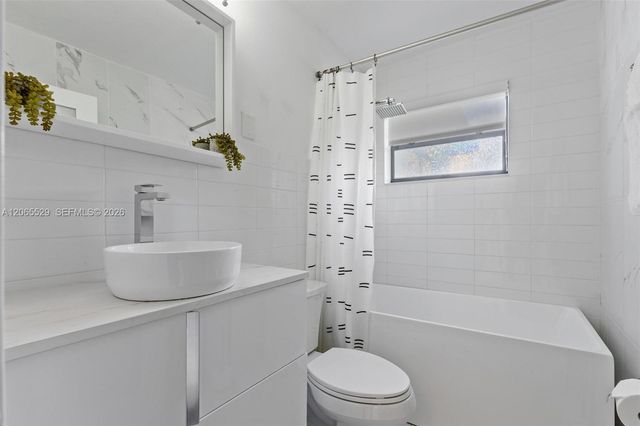 11420 NE 4th Avenue, Miami, FL 33161