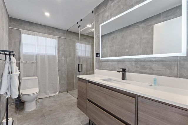 11420 NE 4th Avenue, Miami, FL 33161