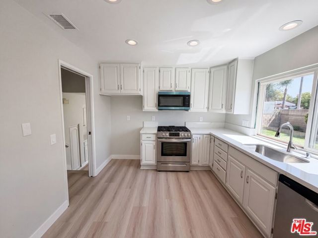 2334 W Chandler Avenue, Santa Ana, CA 92704