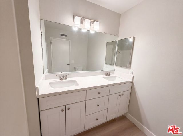 2334 W Chandler Avenue, Santa Ana, CA 92704
